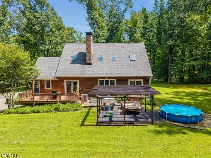 Property Photo:  21 Finn Rd  NJ 08867 