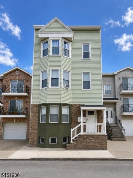 Property Photo: 74 Chambers St 4 NJ 07105