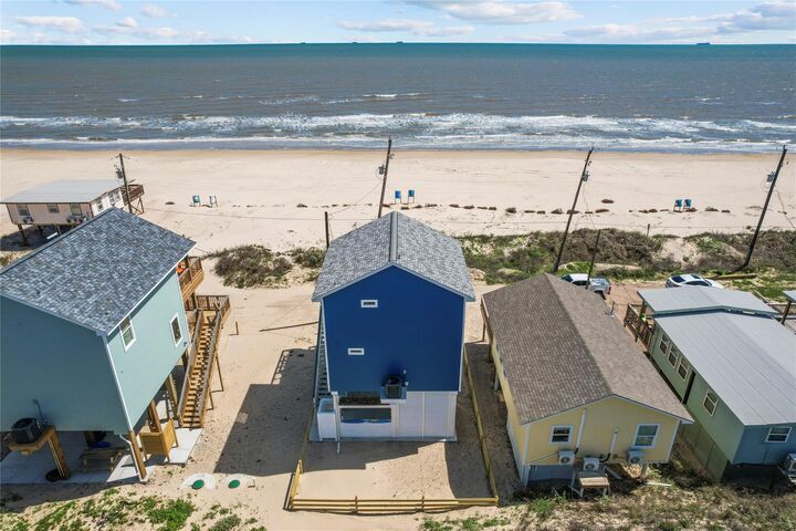Property Photo: 622 Fin Alley TX 77541