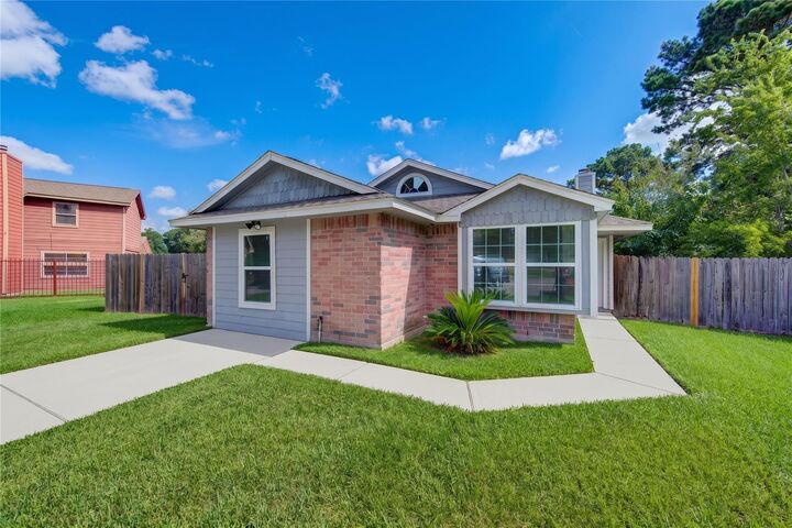Property Photo:  15814 Murrelet Court  TX 77396 
