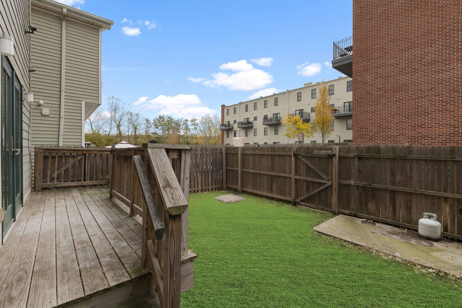 Property Photo:  439-1 Whiton St 1  NJ 07304 