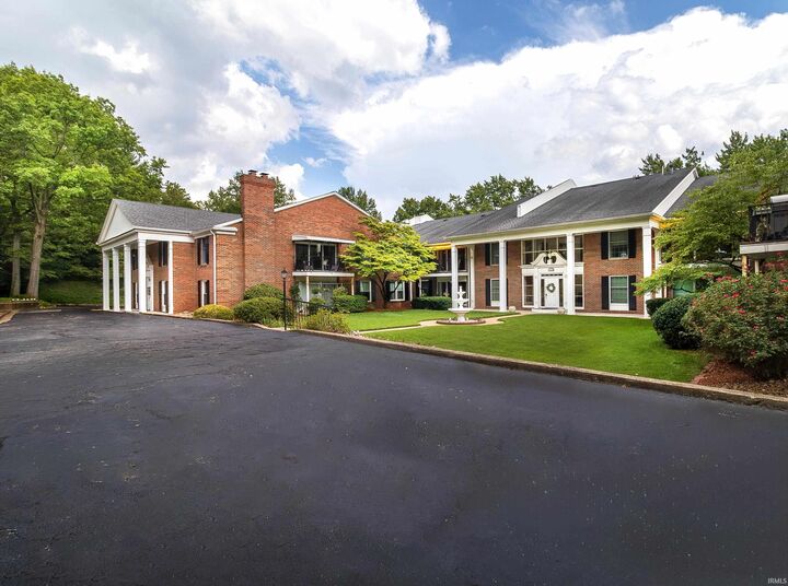 Property Photo:  104 Fernwood Place  IN 47711 