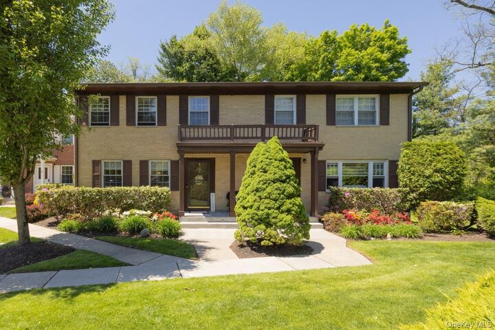 Property Photo:  414 Pawnee Court  NY 10901 