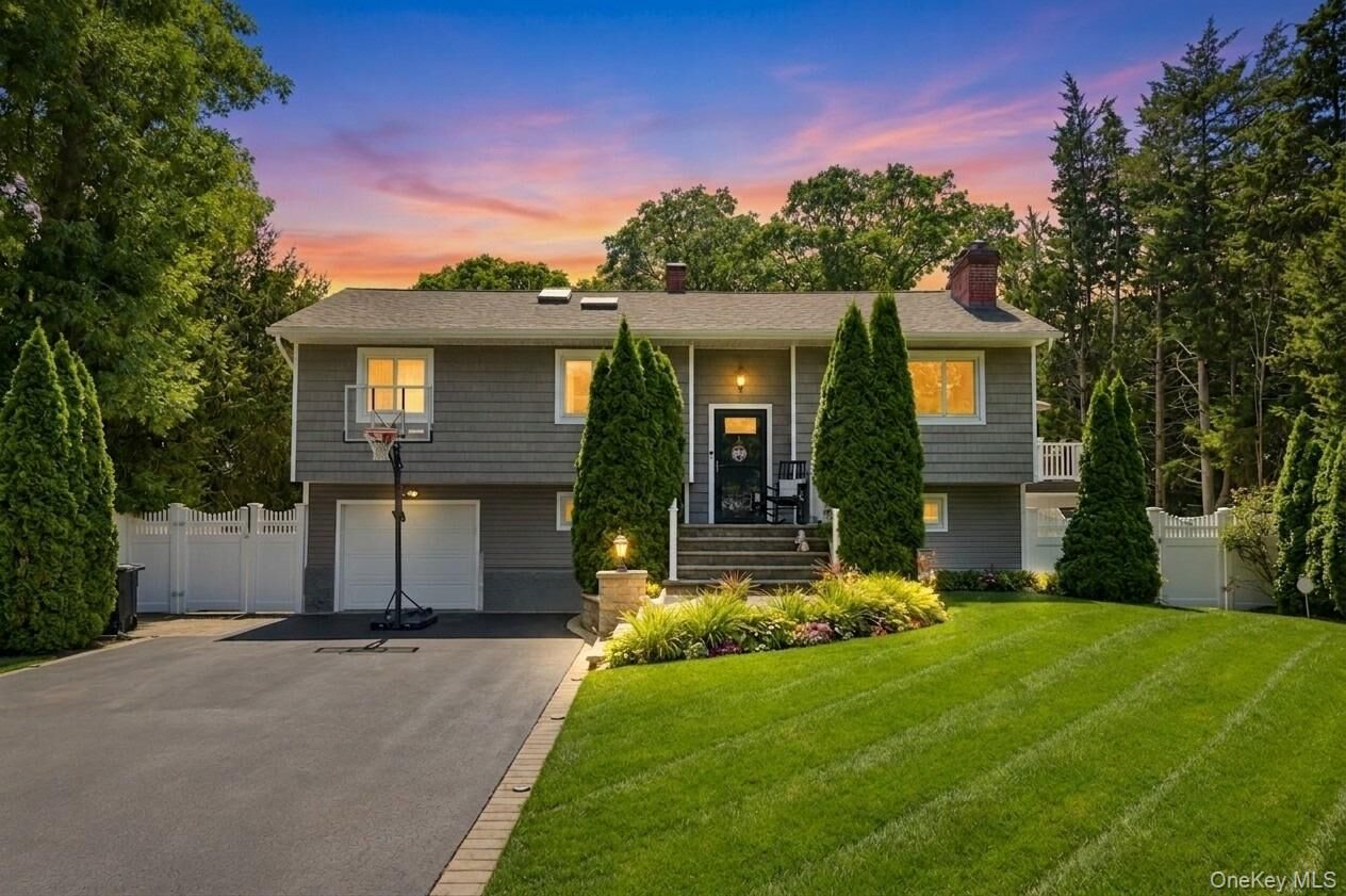 Property Photo:  12 Linden Lane  NY 11738 