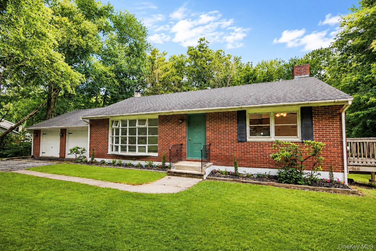 Property Photo:  184 Lake Drive  NY 10541 