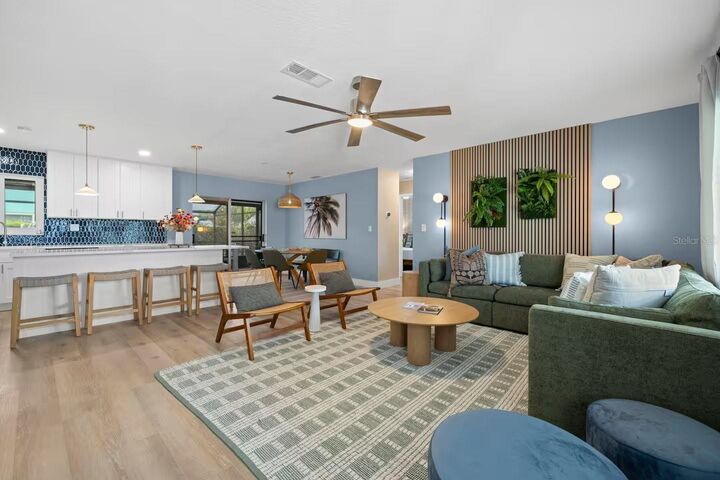 Property Photo: 2902 23rd Avenue W FL 34205