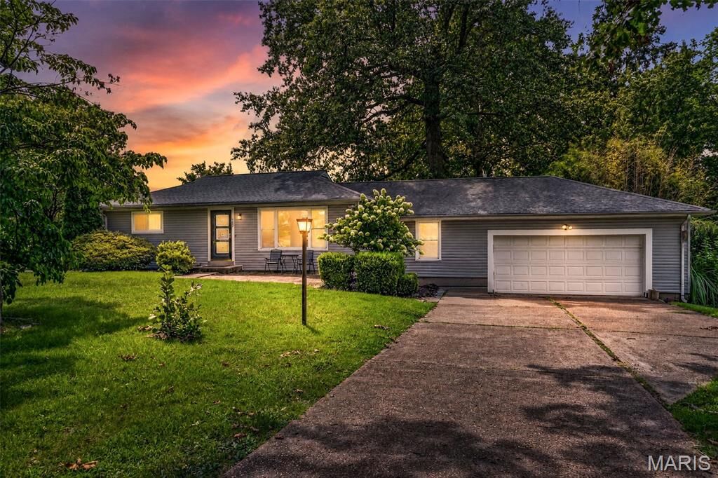 Property Photo:  127 Applegate Lane  MO 63011 