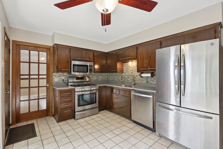 Property Photo:  2839 Coventry Ln  WI 53188 