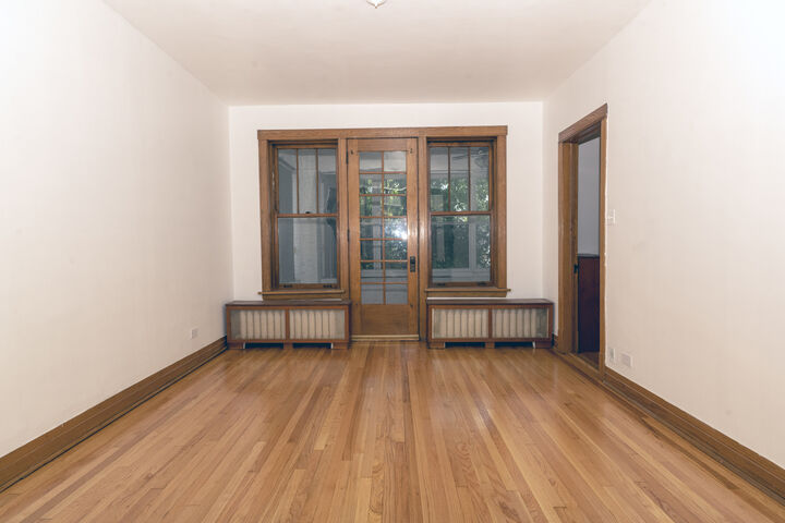 Property Photo:  5104 W Hutchinson Street 2  IL 60641 