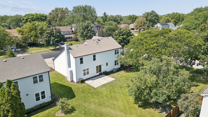 Property Photo:  1545 Scottdale Circle  IL 60189 