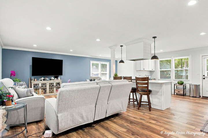 Property Photo:  3500 Stonegate Road  IL 60087 