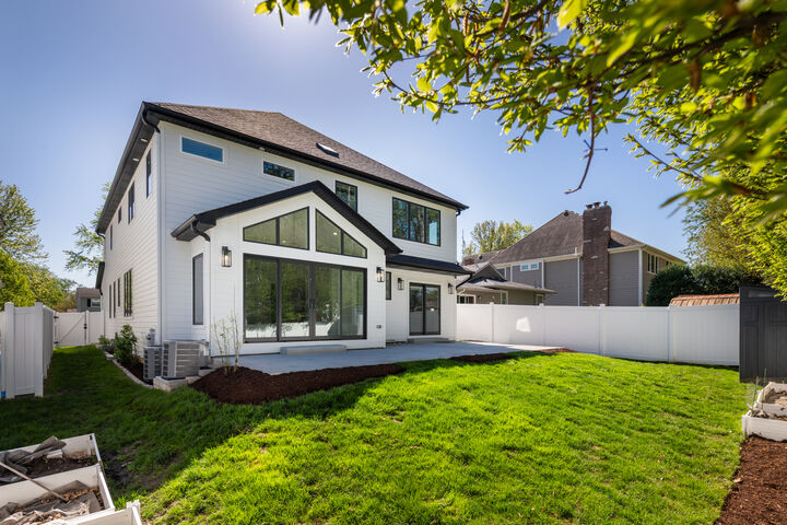 Property Photo: 1321 N Webster Street IL 60563