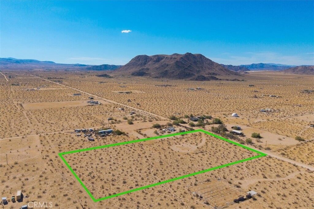 Property Photo:  60309 Applegate Way  CA 92285 