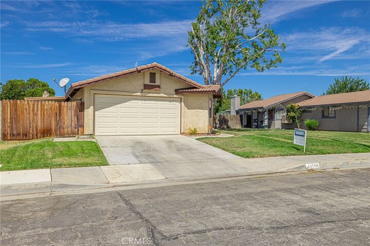 Property Photo:  43729 La Paz  CA 93535 