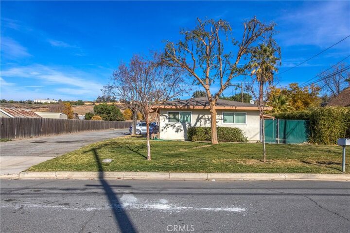 Property Photo:  32390 Avenue D  CA 92399 
