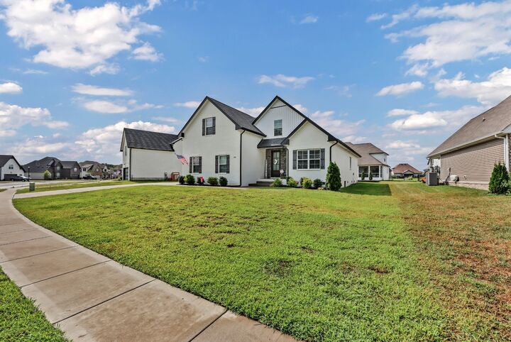 Property Photo:  1115 Chagford Dr  TN 37043 