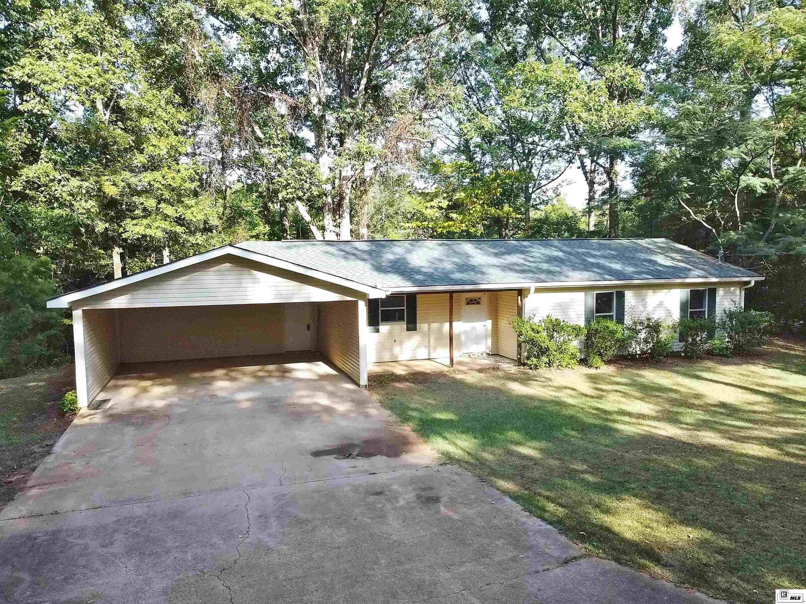 Property Photo: 317 Emerson Road LA 71234