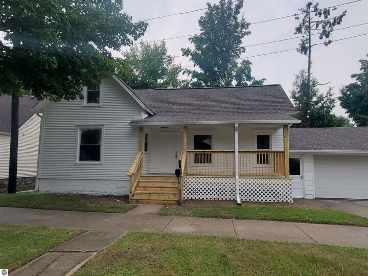 Property Photo: 415 Shelby Street MI 49601