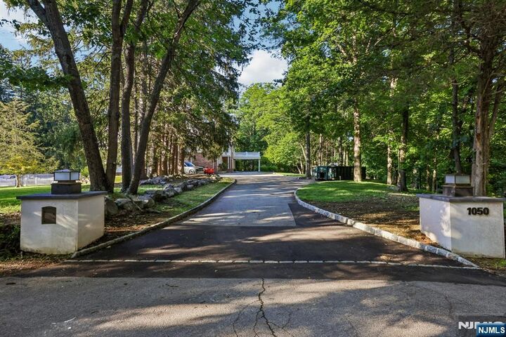 Property Photo:  1050 Ramapo Valley Road  NJ 07430 
