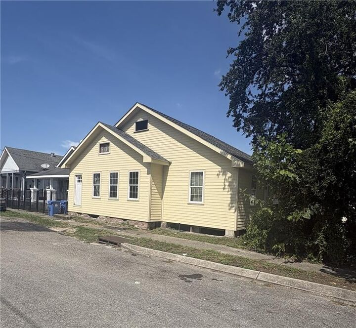 Property Photo: 2003 Spain Street LA 70117