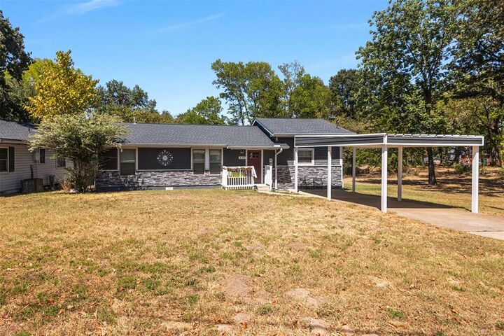Property Photo: 120 Memorial Drive TX 75156