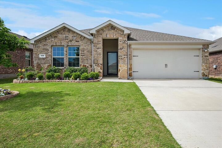 Property Photo:  936 Glover Drive  TX 76227 