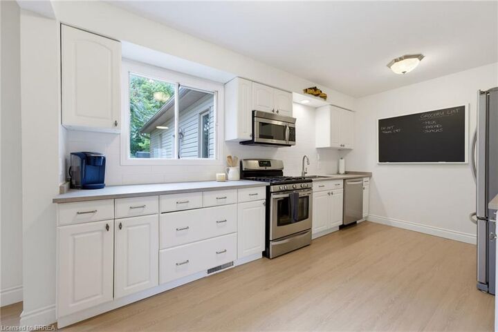 Property Photo: 46 Garden Crescent ON N3L 3T4