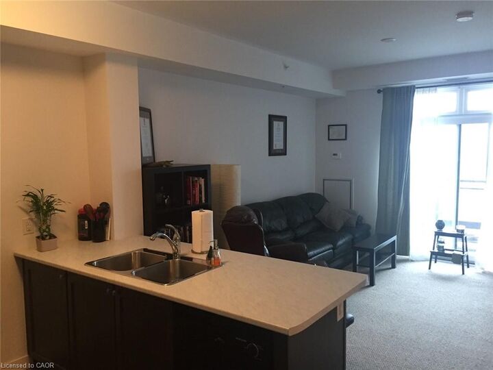 Property Photo: 5010 Corporate Drive 215 ON L7L 0H7