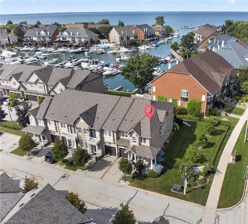 Property Photo:  31 Sunvale Place 8  ON L8E 4Z6 