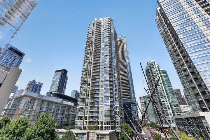 10 Navy Wharf Court 2109 — photo 1