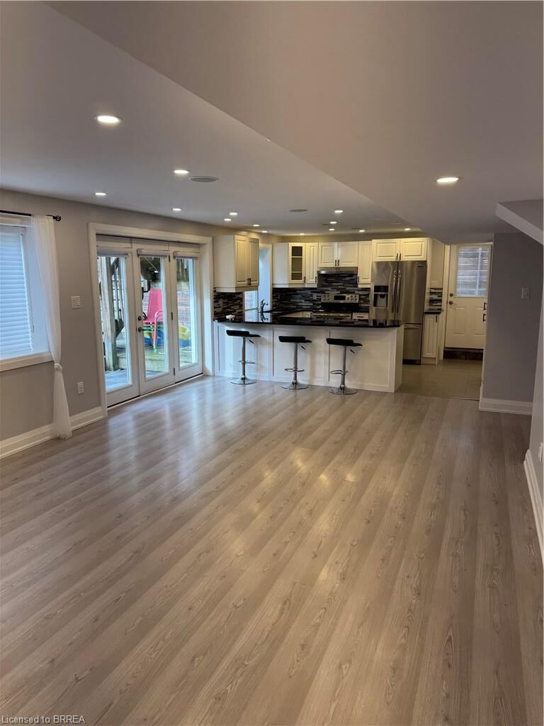 Property Photo:  19 Hoodless Court Lower  ON N3T 0A8 