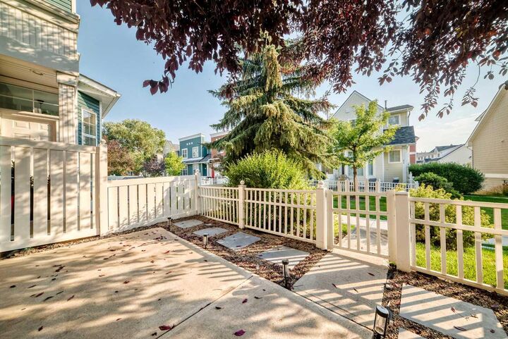 Property Photo: 252 McKenzie Towne Link SE AB T2Z 4G3
