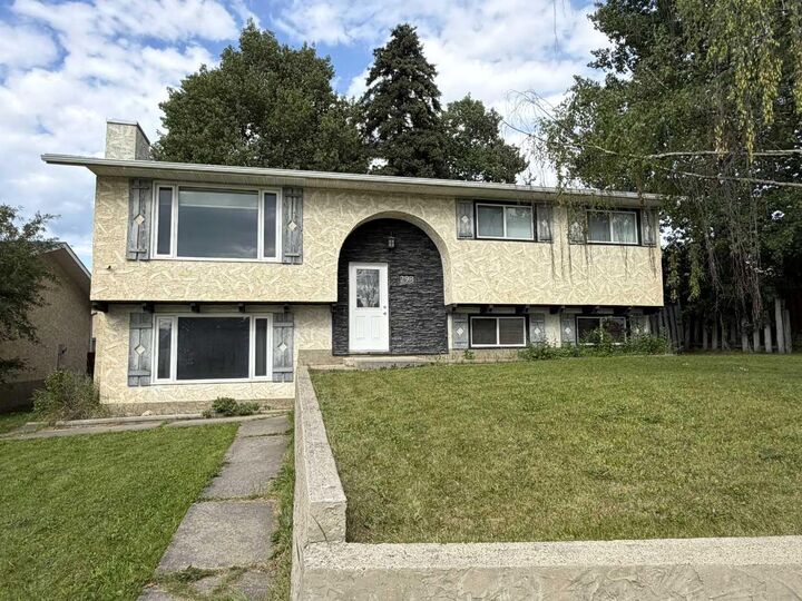 298 Mountain Street — photo 1