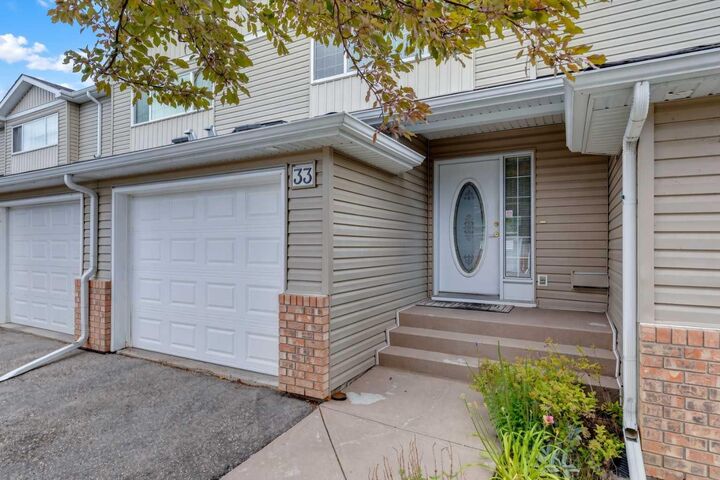 Property Photo:  33 Chaparral Ridge Terrace SE  AB T2X 3N6 