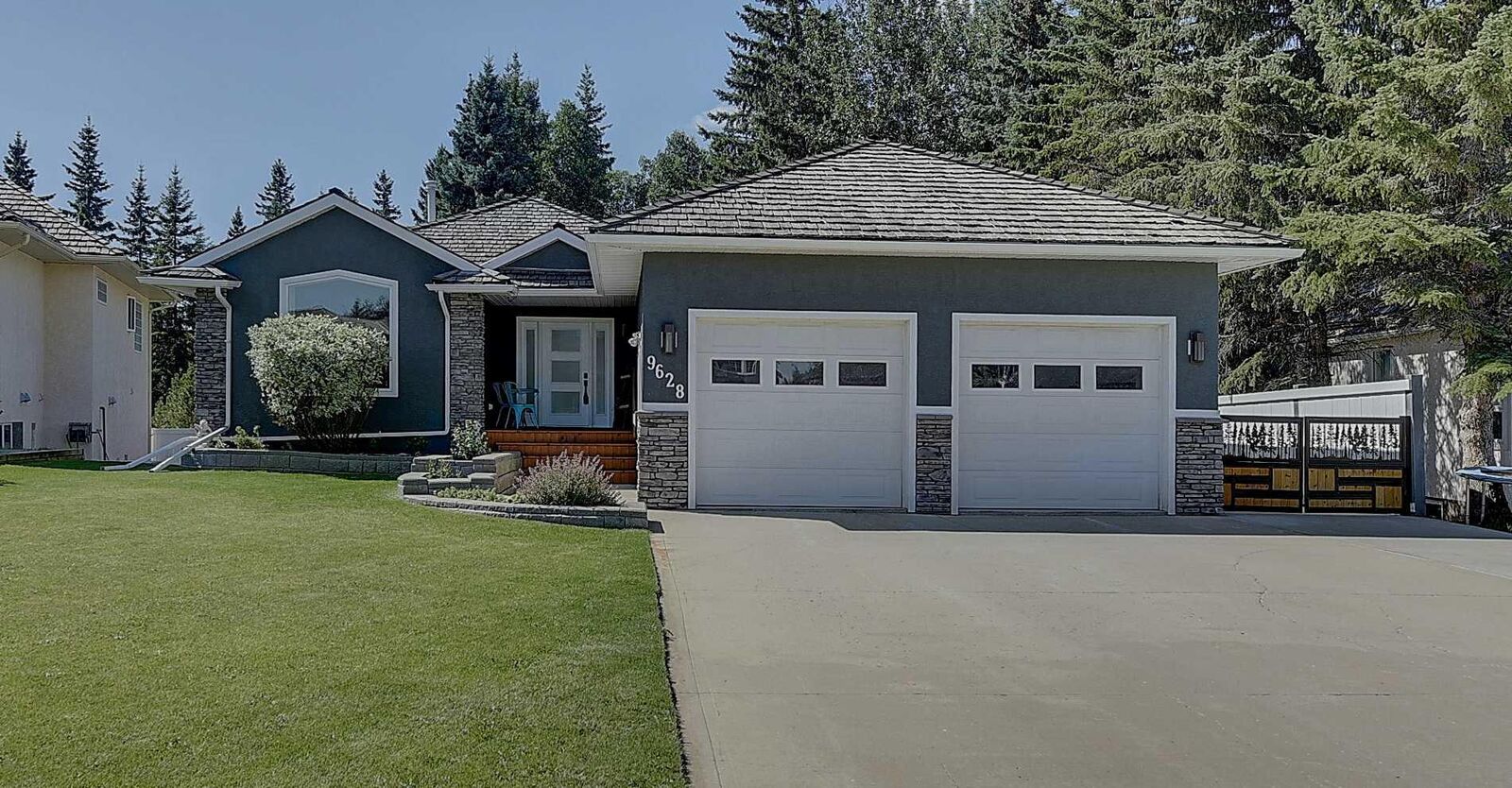 Property Photo: 9628 Wedgewood S AB T8W 2G5