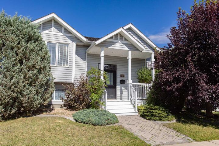 717 Lancaster Drive — photo 1