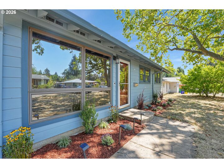 Property Photo:  7944 SE 79th Ave  OR 97206 