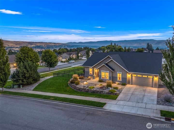 Property Photo:  351  Allison Street  WA 98801 
