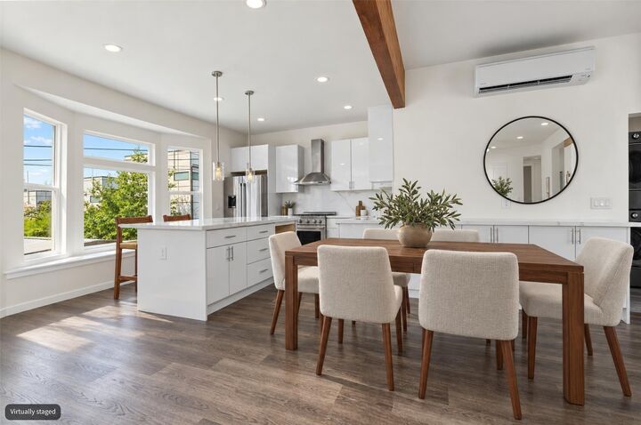 Property Photo:  2216 E Fir Street  WA 98122 