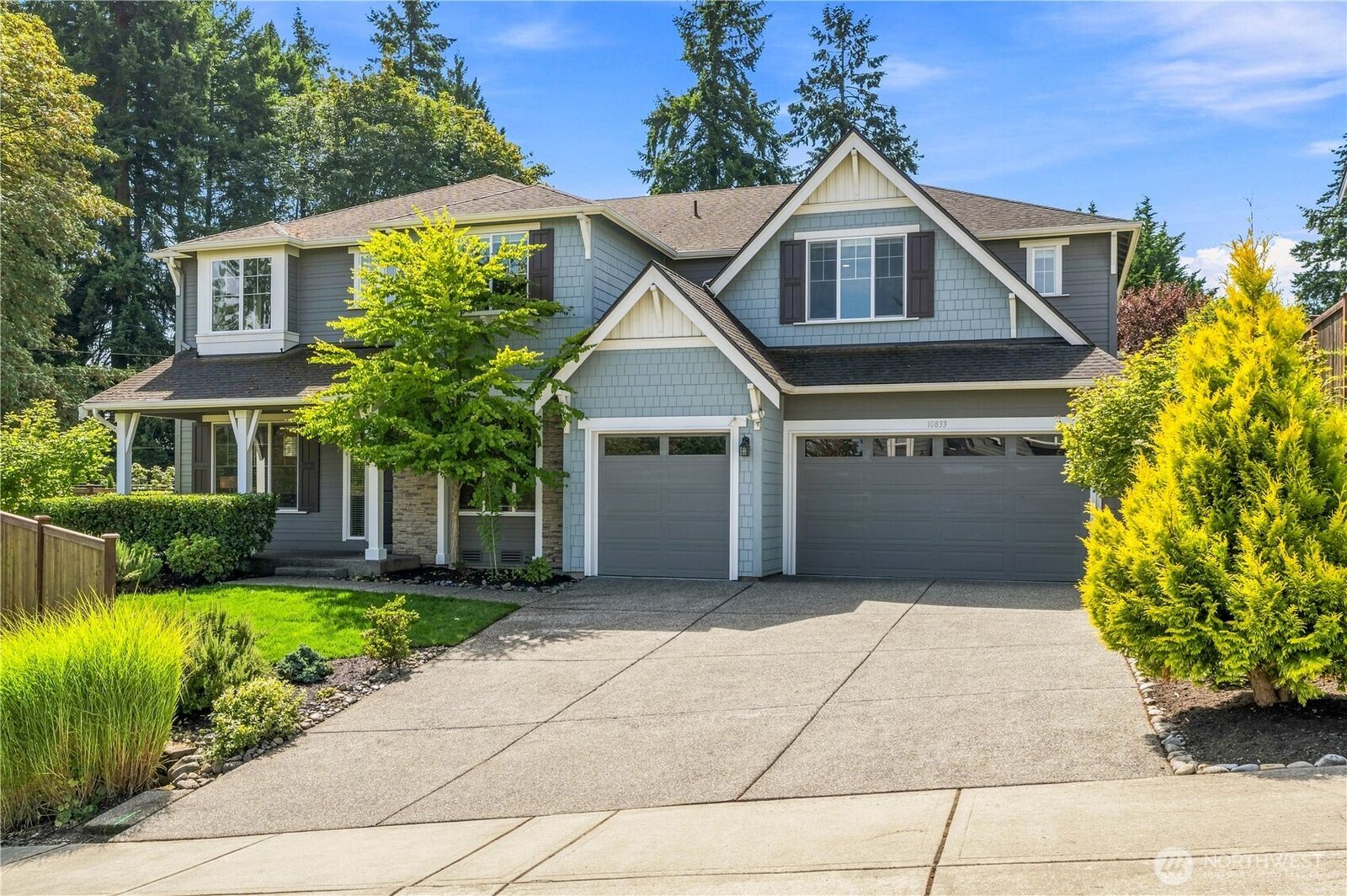 Property Photo:  10833 NE 190th Place  WA 98011 