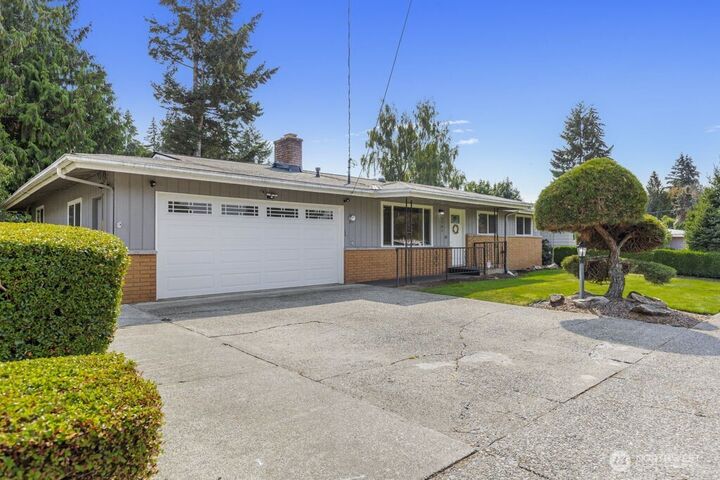 Property Photo:  2701 NE 24th Street  WA 98056 