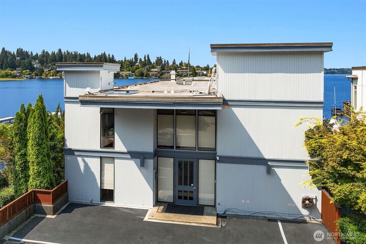 Property Photo:  4561  Lake Washington Boulevard NE 306  WA 98033 