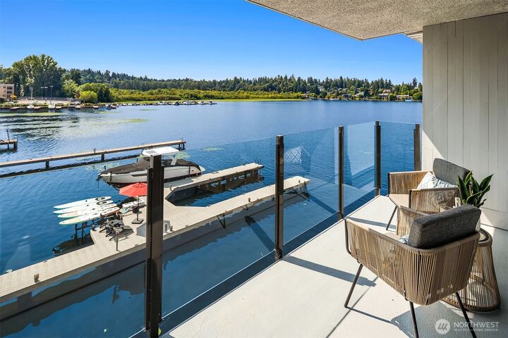 Property Photo:  4561  Lake Washington Boulevard NE 306  WA 98033 