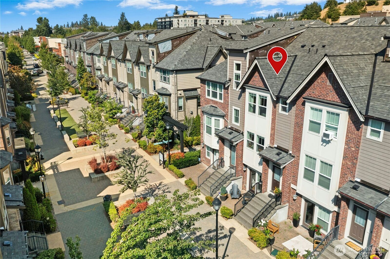 Property Photo:  1340  Brooklyn Walk  NE  WA 98029 