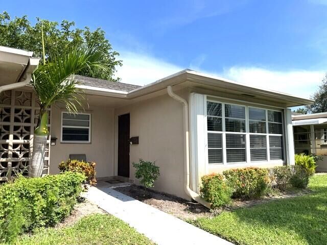 Property Photo: 1315 High Point Way SE B FL 33445