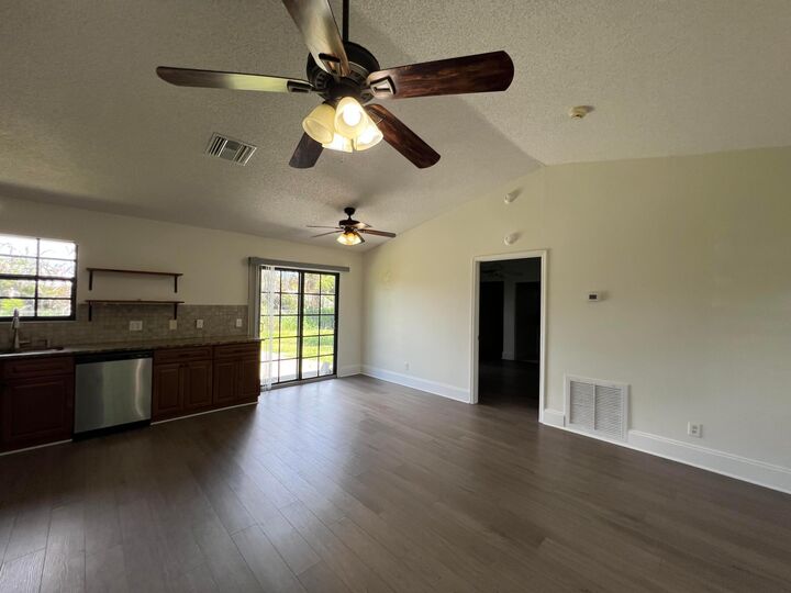 Property Photo:  720 3rd Street SW  FL 32962 