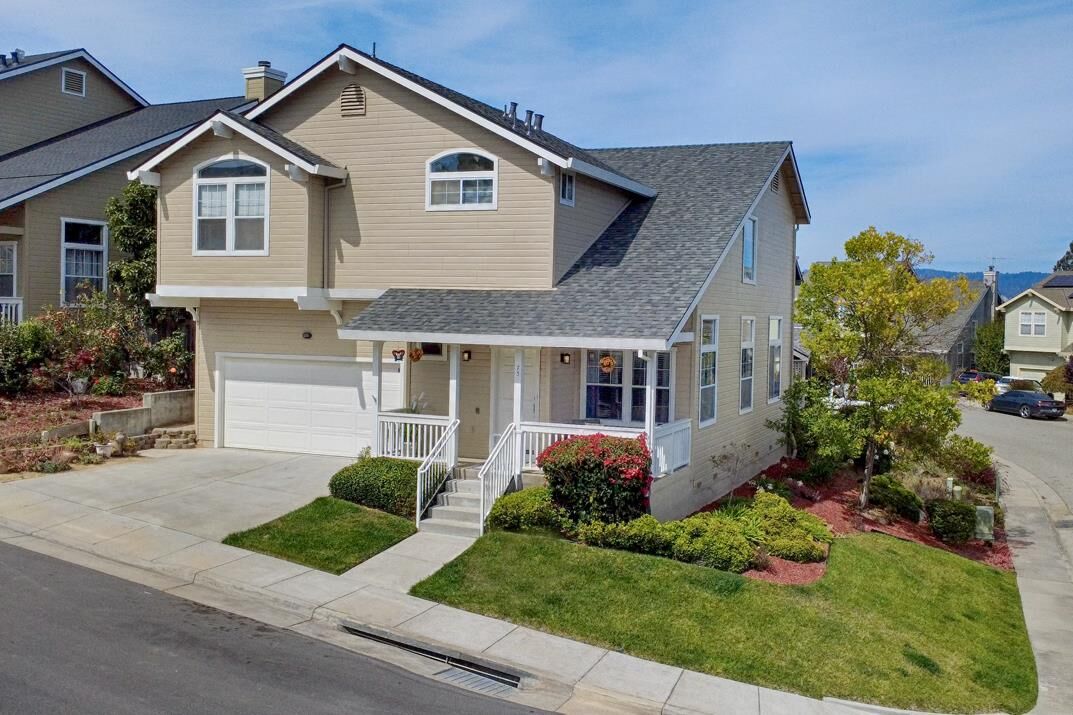 Property Photo:  73 Firethorne Way  CA 95076 
