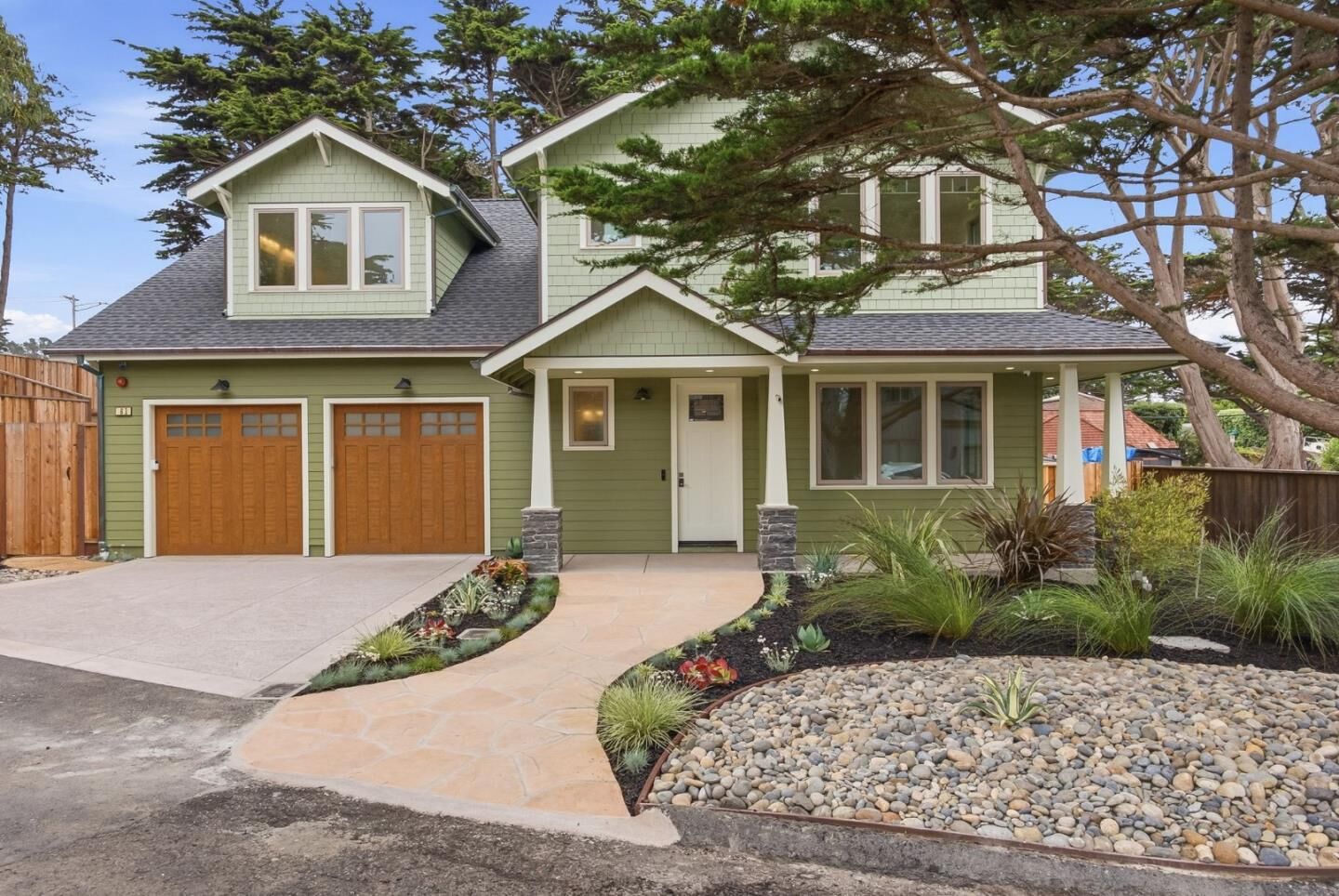 Property Photo:  61 Wylvale Avenue  CA 94038 
