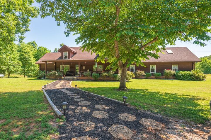 Property Photo:  1323 Old Peachtree Road  VA 23942 