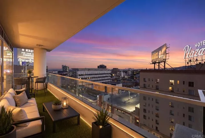 Property Photo:  6250 Hollywood Boulevard 12H  CA 90028 